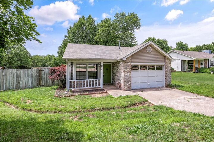 Property Photo: 4031 Old Missouri Road AR 72703