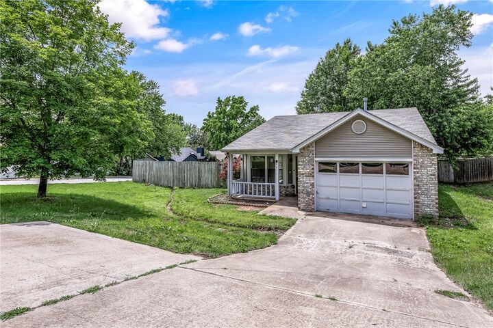 Property Photo:  4031 Old Missouri Road  AR 72703 