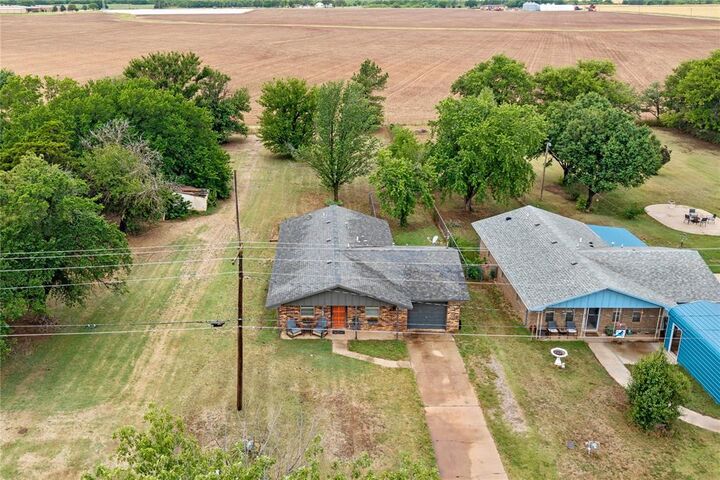 Property Photo:  424 S 1st Avenue  OK 73737 