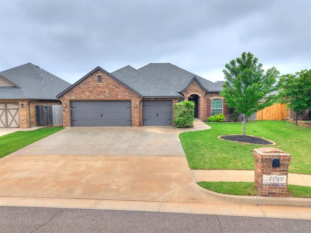 Property Photo:  17017 Madrid Circle  OK 73170 
