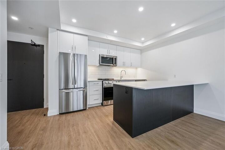 Property Photo: 410 Westhaven Street 1501 ON N2T 0E2