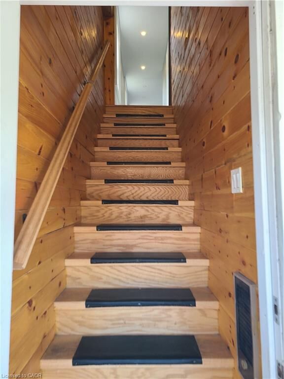 Property Photo:  76 Burlington Street E 2  ON L8L 4G6 
