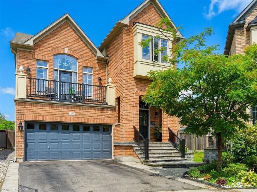 Property Photo:  200 Giddings Crescent  ON L9T 7A7 
