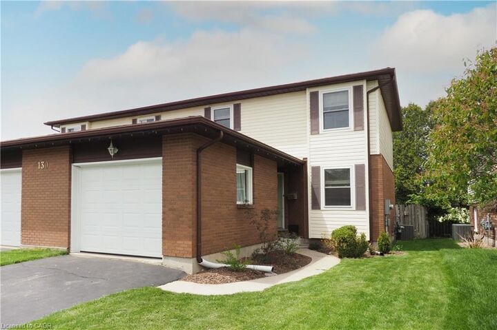 130A Miller Crescent — photo 1