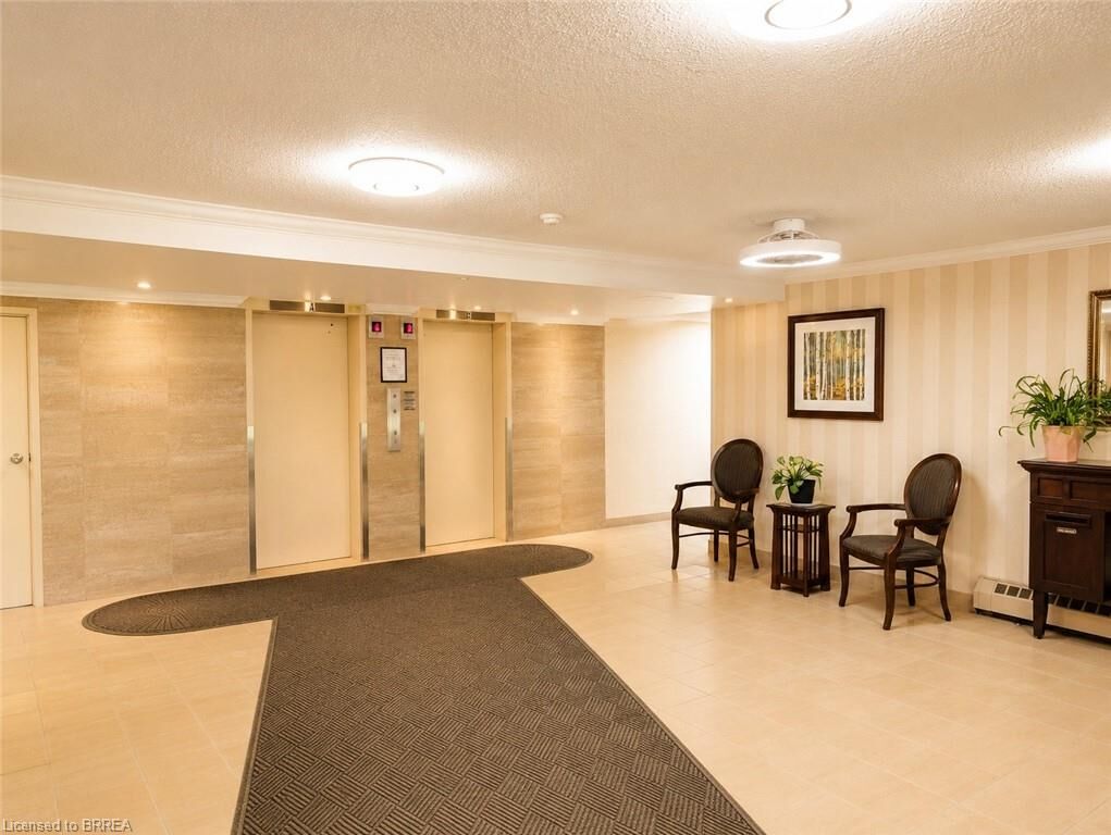 Photo de la propriété:  640 West Street 901  ON N3R 6M3 