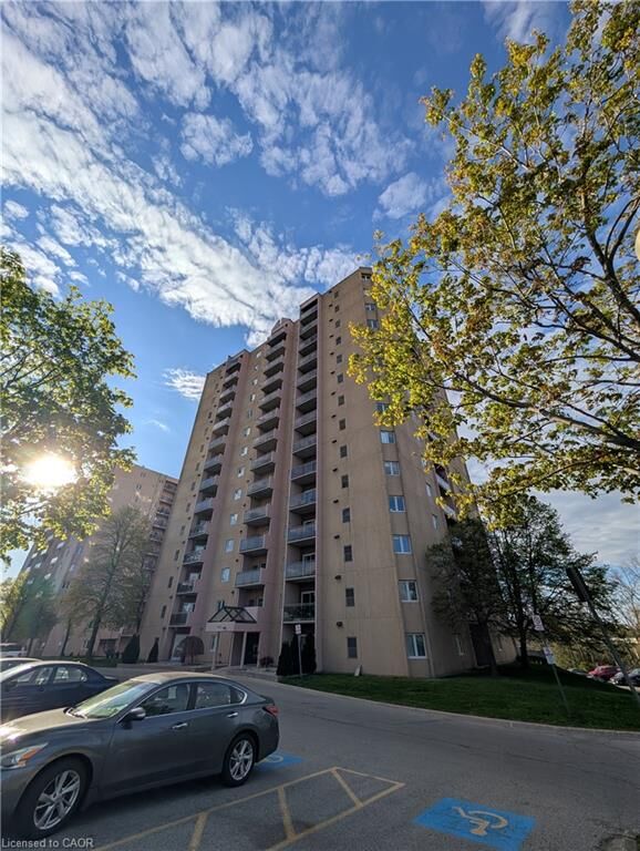 Property Photo: 860 Commissioners Road E 408 ON N6C 5Y8