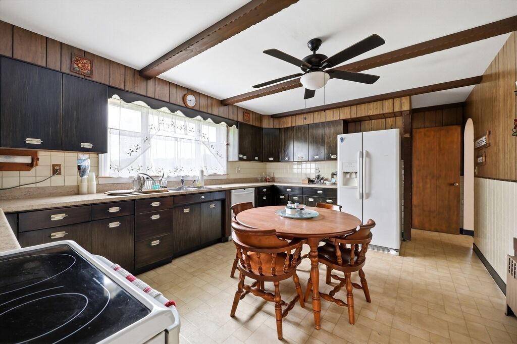 Property Photo:  107 South St  MA 01515 