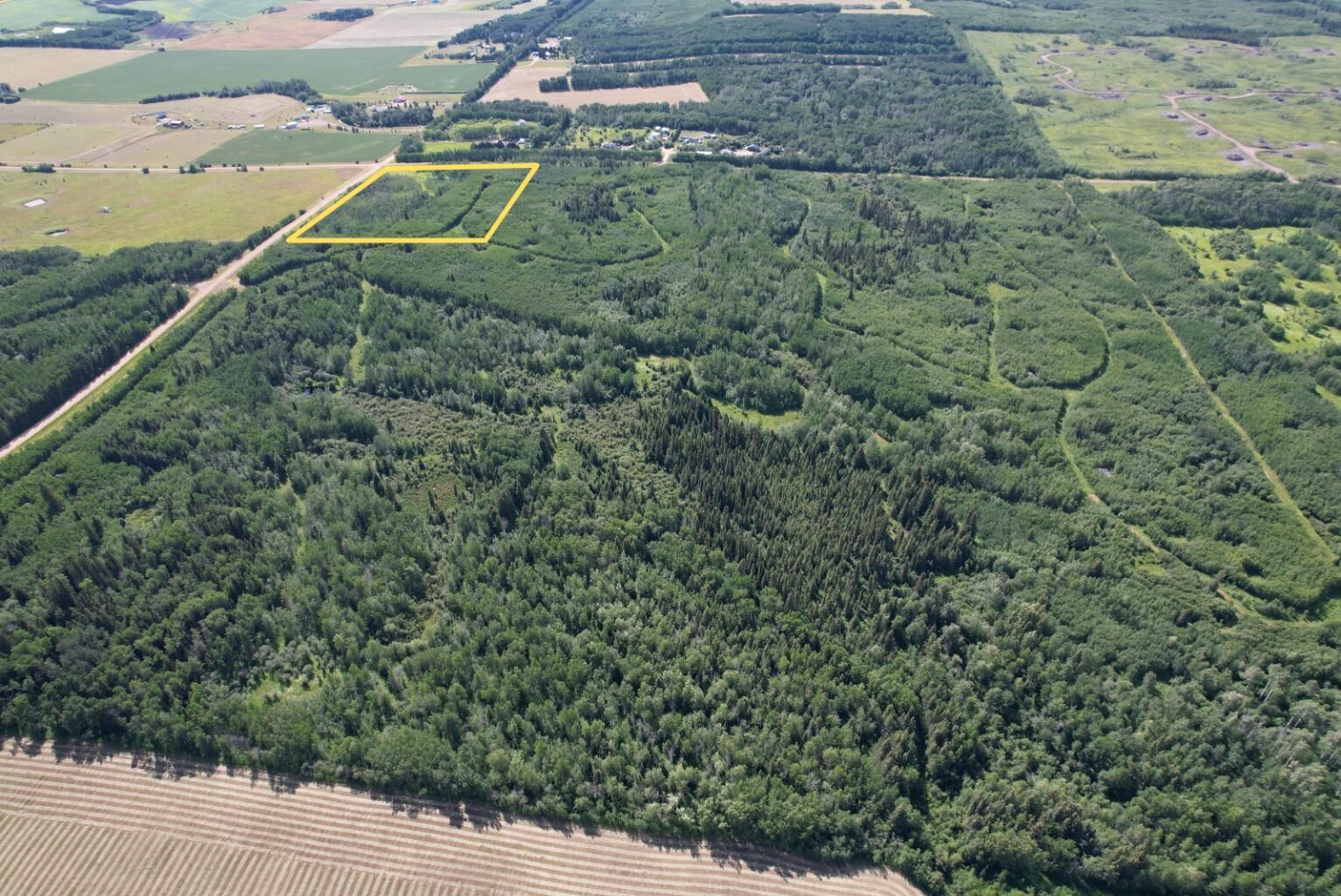 Property Photo: 744 Township AB T0H 3C0