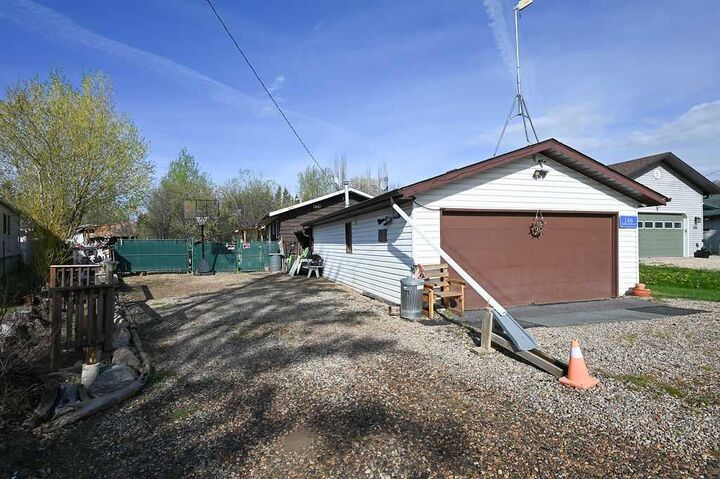 Property Photo: 146 Sunrise Drive AB T9S 1R7