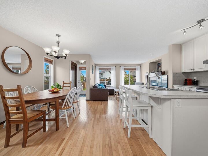 Property Photo:  28 Cranberry Lane SE  AB T3M 0L5 