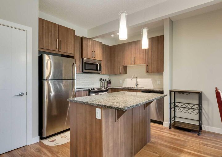 Property Photo:  4 Sage Hill Terrace NW 7  AB T3R 0W4 