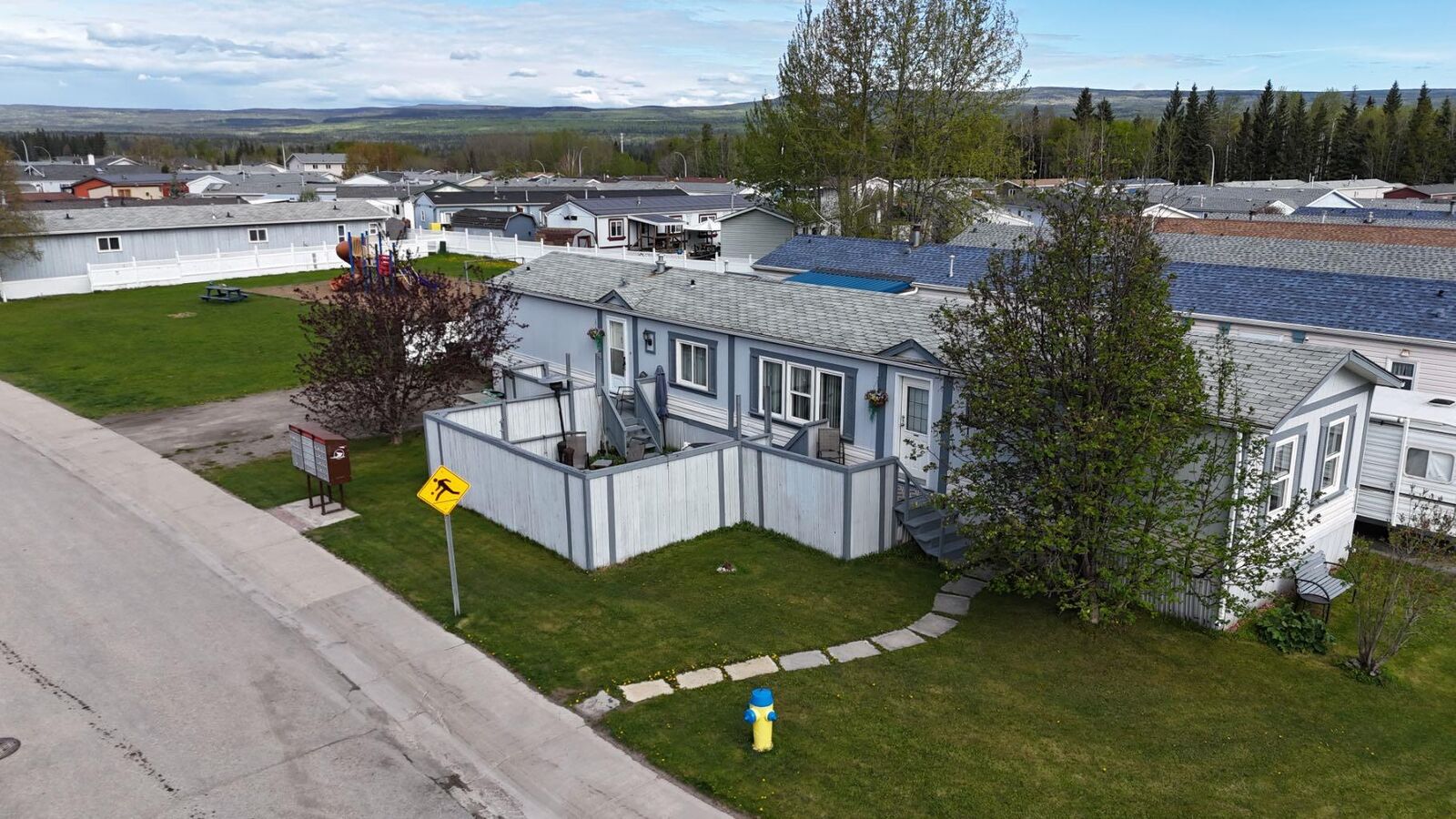 Property Photo:  102 Nickerson Avenue  AB T7V 1A6 