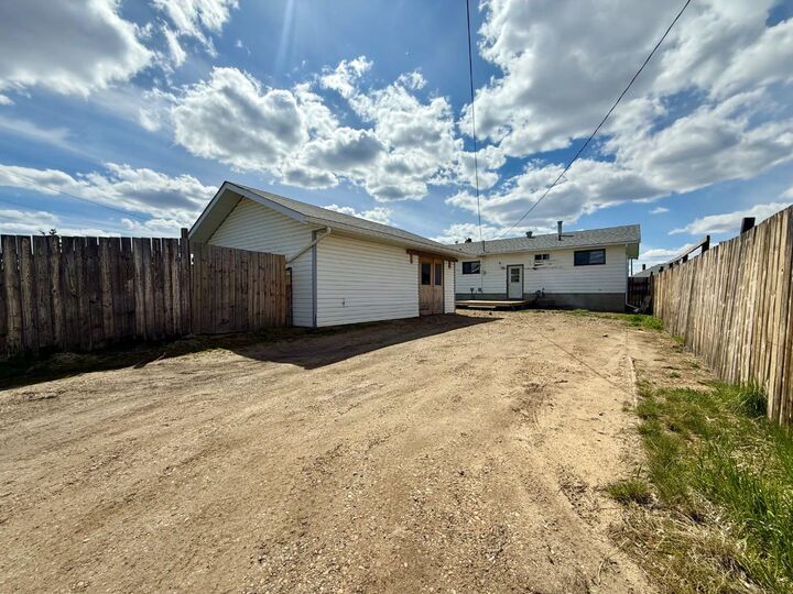 Property Photo: 4643 52 Street AB T0H 3A0