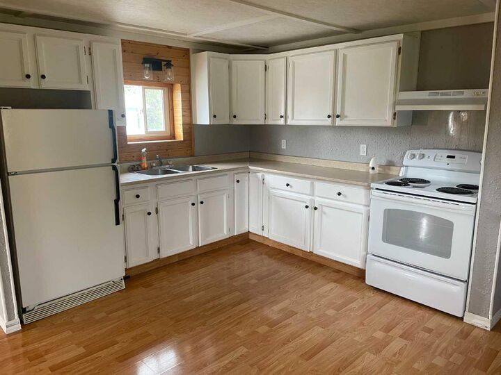Property Photo:  10404 100 Street  AB T0H 1L0 