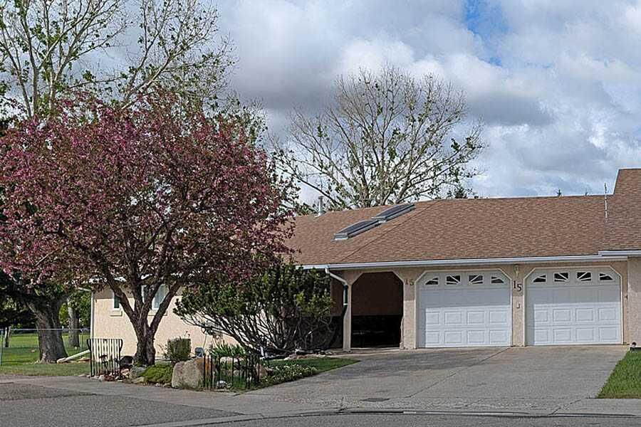 Property Photo: 15 Chinook Crescent W AB T0L 0T0