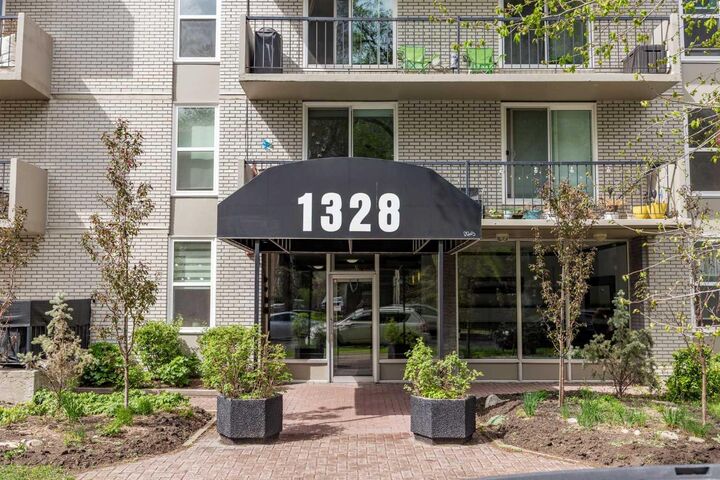Property Photo: 1328 13 Avenue SW 102 AB T3C 0T3