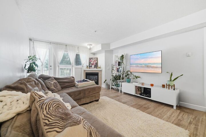 Photo de la propriété:  8200 4 Street NE 104  AB T3K 0K5 