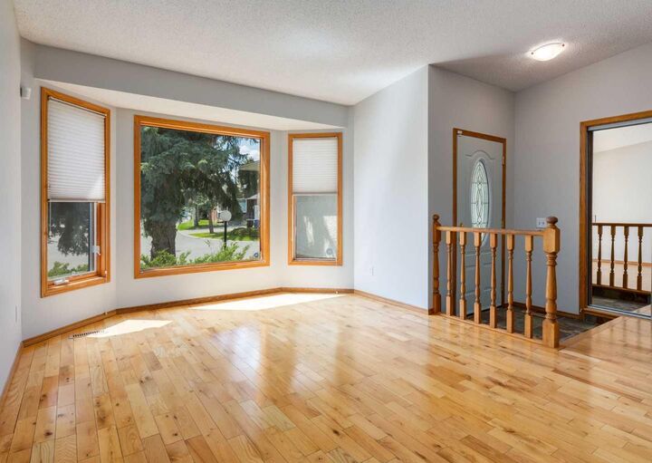 Property Photo:  108 Sanderling Rise NW  AB T3K 3B3 