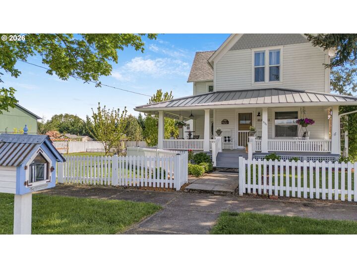 Property Photo:  336 E Blakely Ave  OR 97327 
