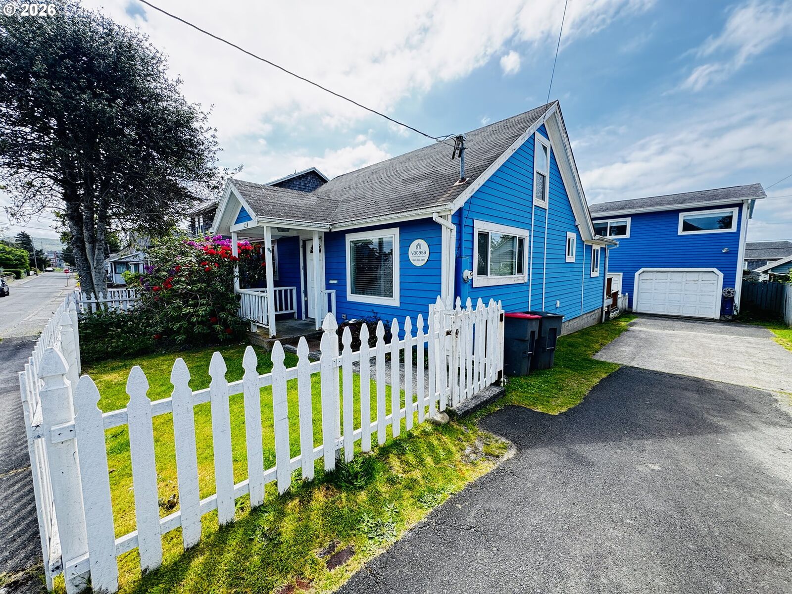 Property Photo:  251 10th Ave  OR 97138 