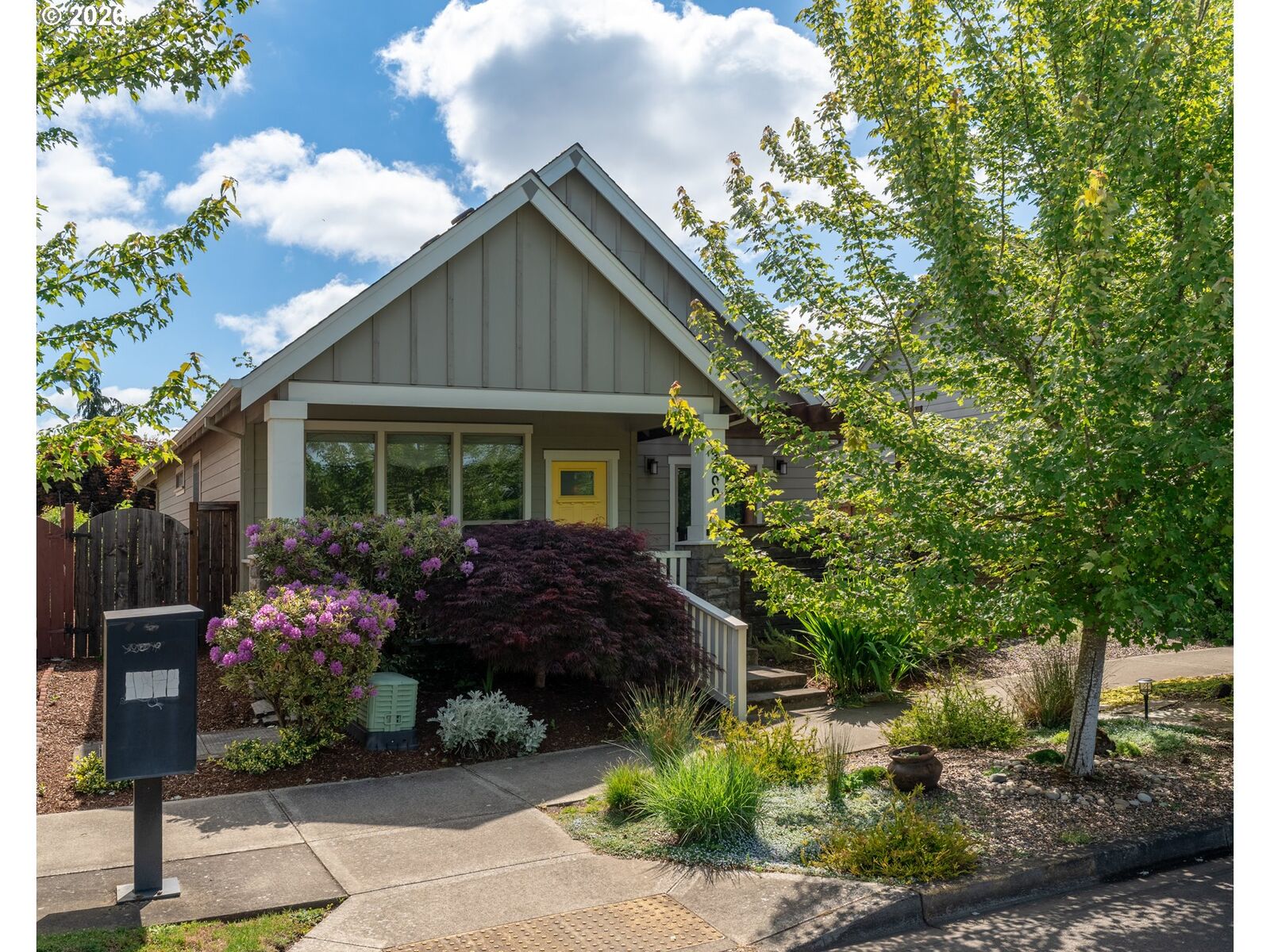 Property Photo:  3500 NE Hembree St  OR 97128 