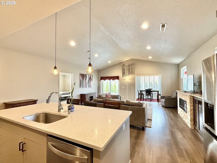 Property Photo:  5218 NE 43rd Cir  WA 98661 