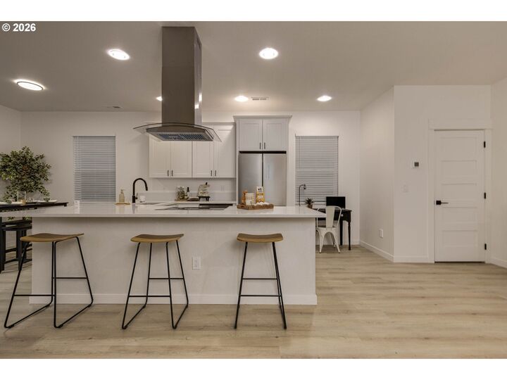 Property Photo: 4807 SE Ina Ave OR 97267
