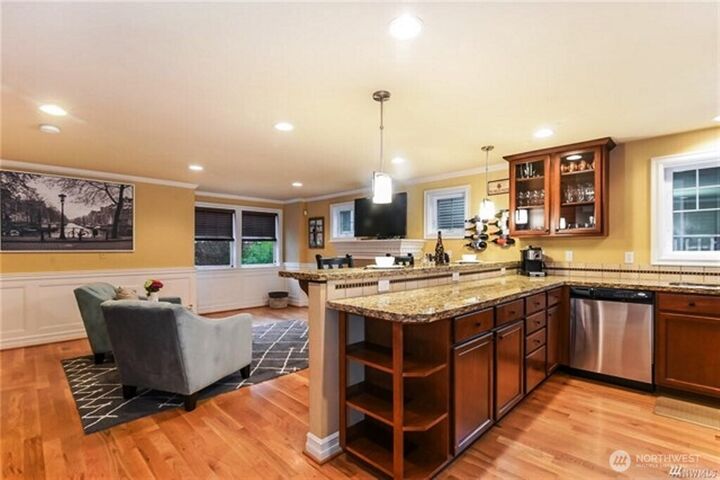Property Photo:  725 N 95th Street C  WA 98103 