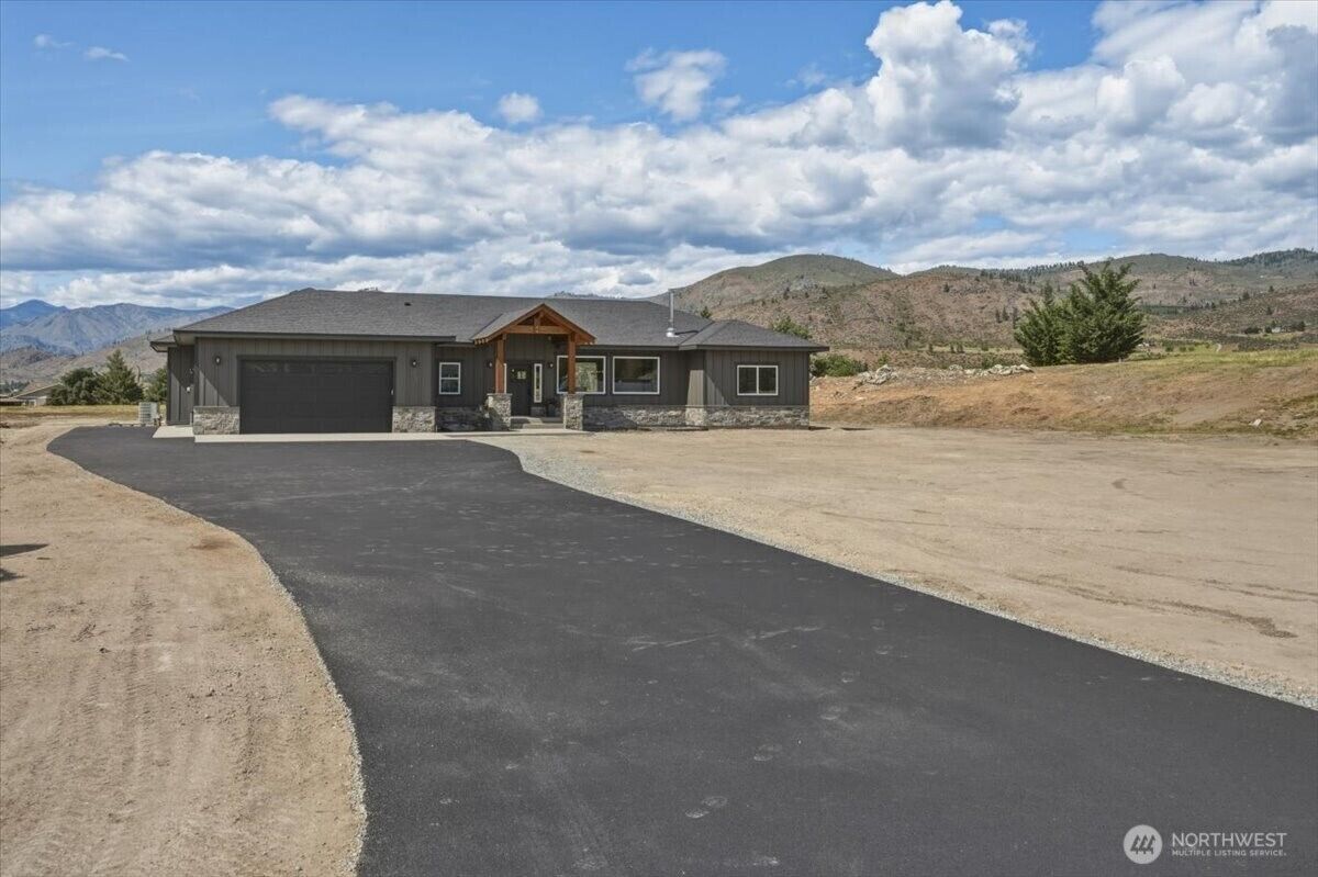 Property Photo:  110  Slide View Lane  WA 98831 
