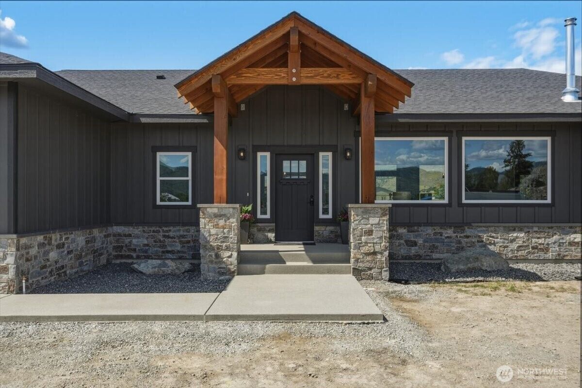 Property Photo: 110 Slide View Lane WA 98831