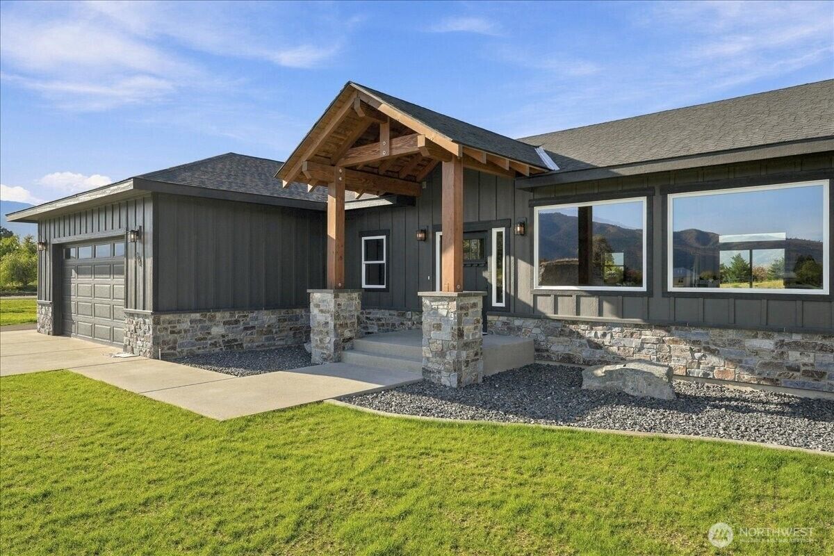 Property Photo:  110  Slide View Lane  WA 98831 