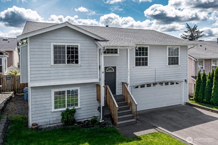 Property Photo:  1416  200th Street Ct E  WA 98387 