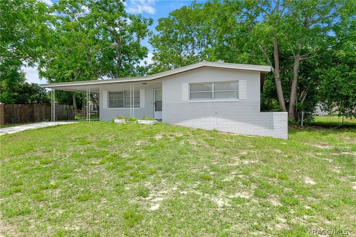 Property Photo:  16 S Desoto Street  FL 34465 