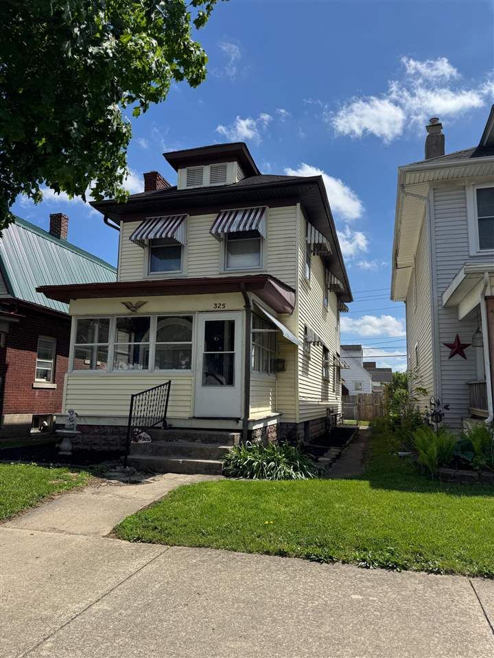 Property Photo:  325 W Main Street  IN 47374 