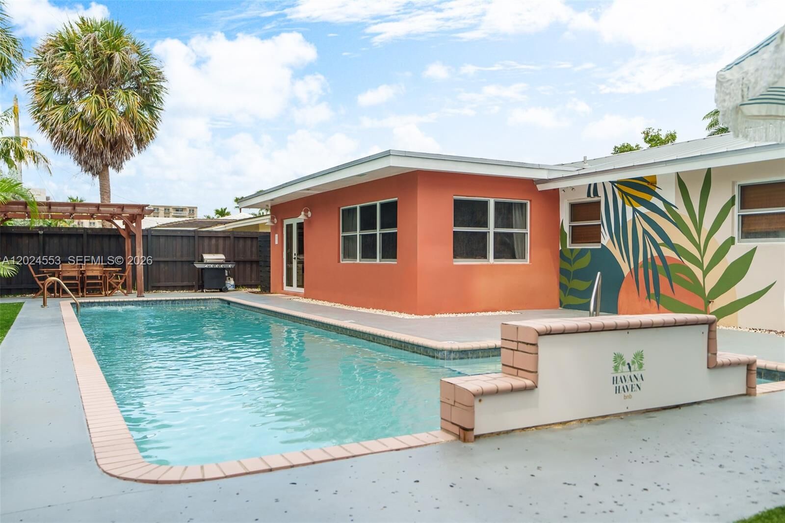 Property Photo:  3627 NE 19th Ave  FL 33308 