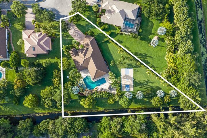 Property Photo:  10018 Laurel Rd  FL 33328 