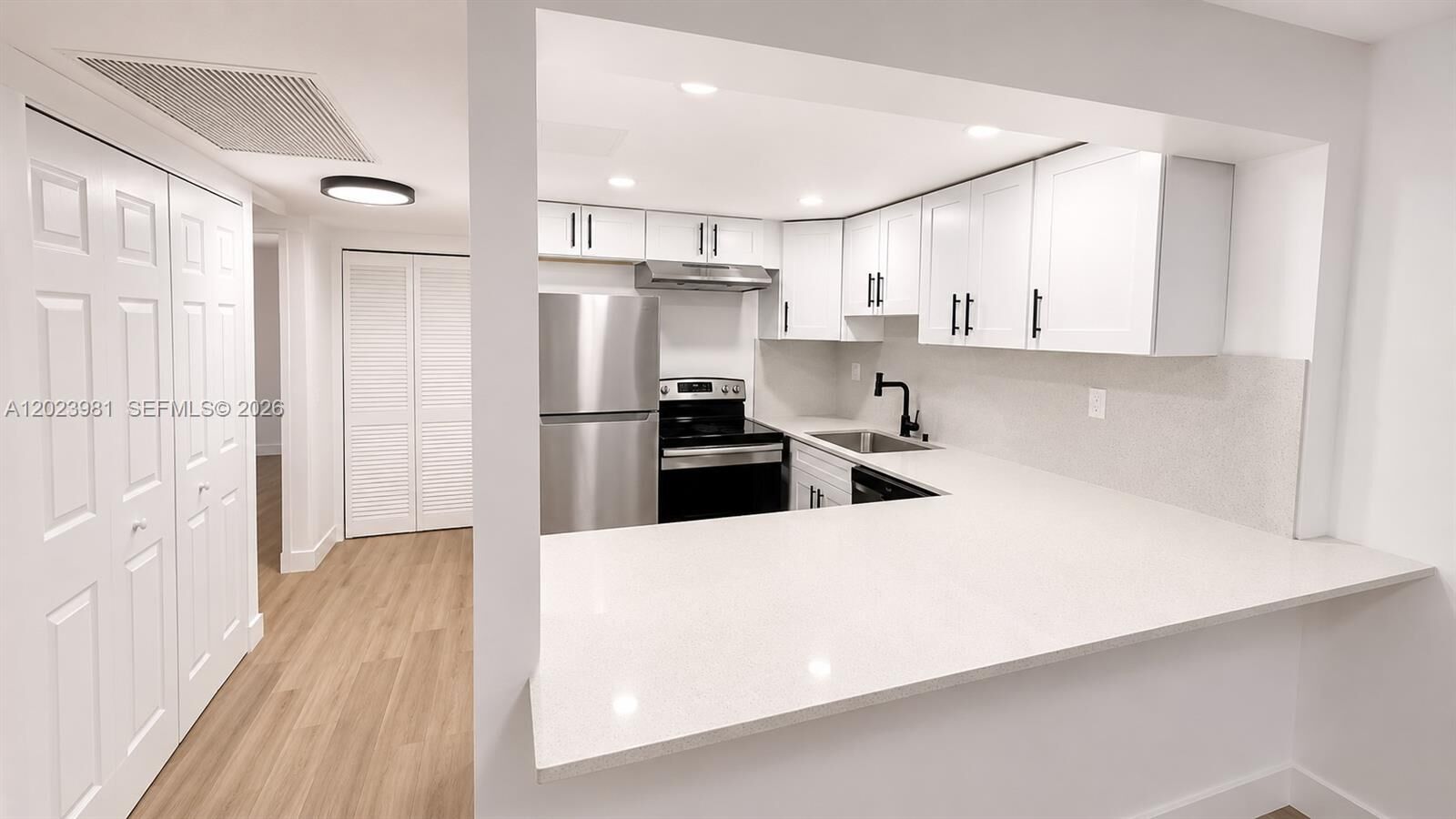 Property Photo:  5845 Washington St 65  FL 33023 