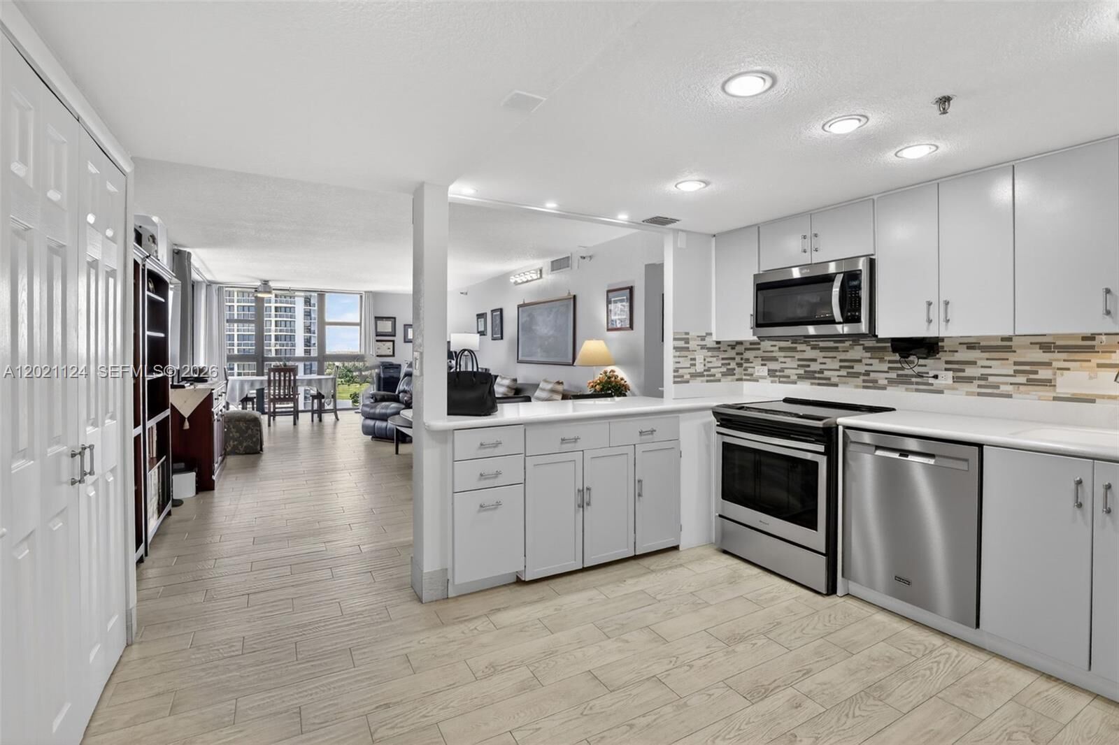 Property Photo:  20515 E Country Club Dr 2248  FL 33180 