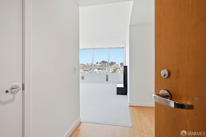 Property Photo: 1388 Gough Street 1301 CA 94109