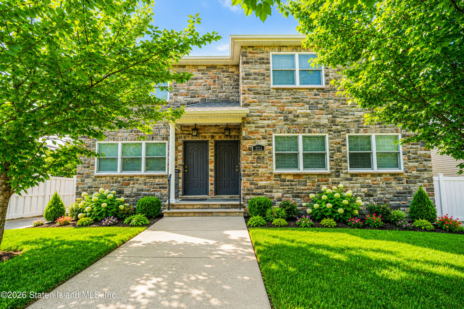 Property Photo:  211 Darlington Avenue  NY 10312 