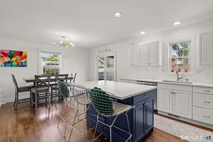 Property Photo:  494 Franklin Avenue  CT 06614 