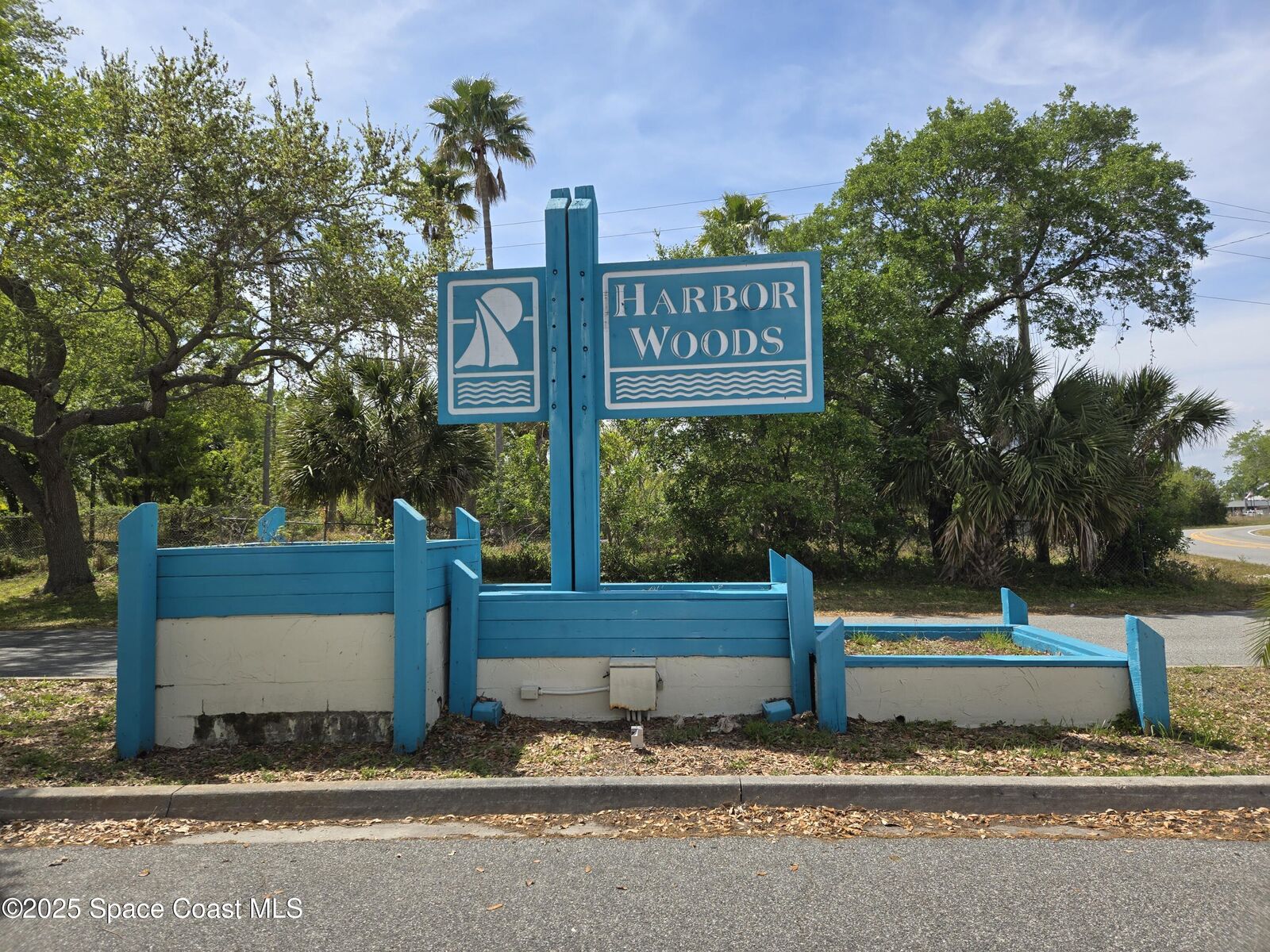 Property Photo: 505 Landings Way FL 32952
