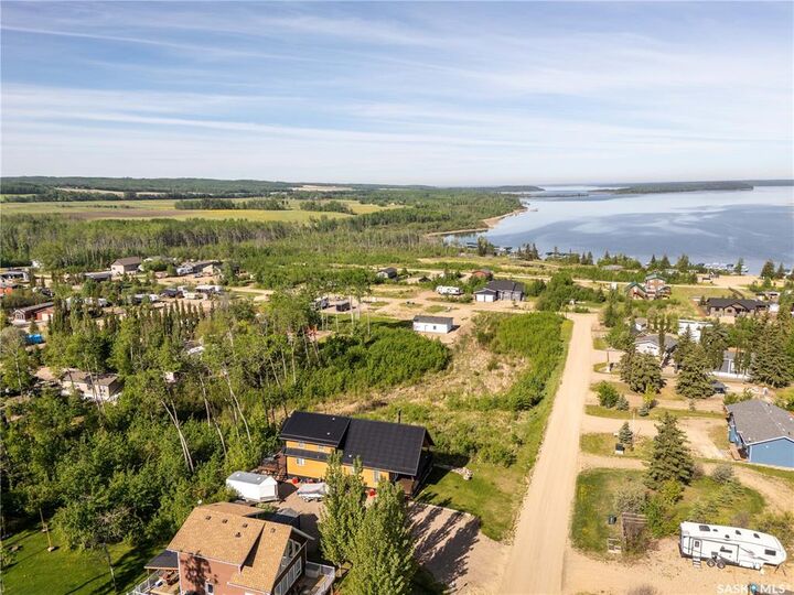 Property Photo:  917 Diamond Willow Drive  SK S0M 1A0 