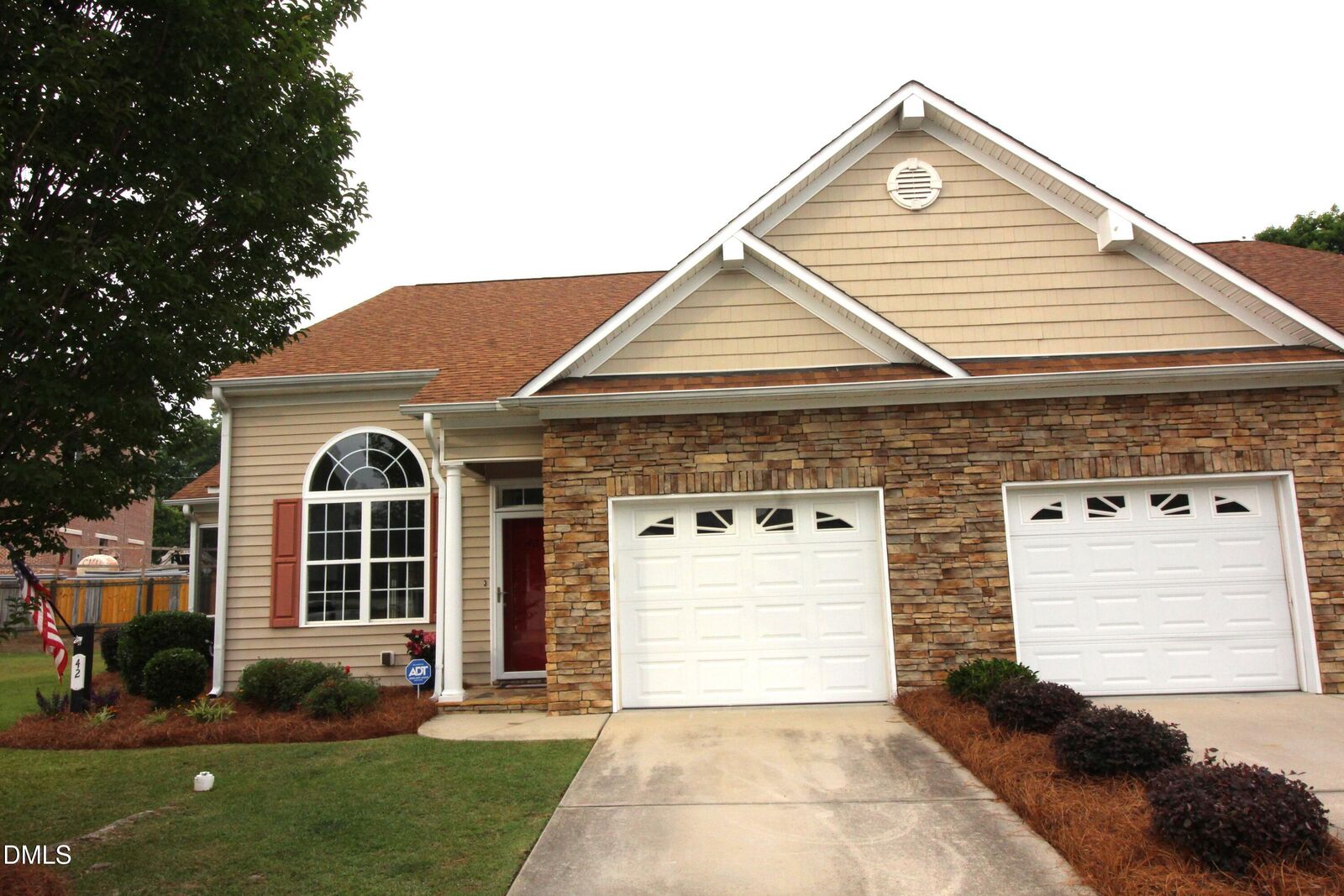 Property Photo:  42 Old Trestle Court  NC 27501 