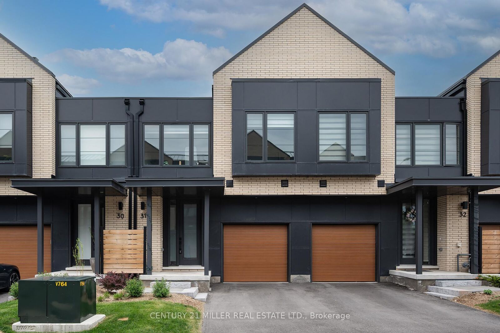 Property Photo:  2273 Turnberry Road 31  ON L7M 2B2 