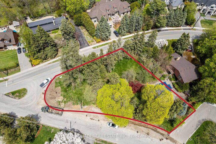 Property Photo:  600 Bob O Link Road  ON L5J 2P4 