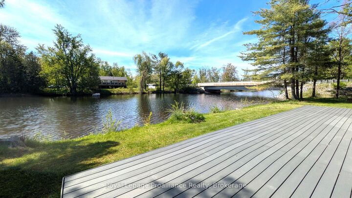 562 Cordova Road — photo 1