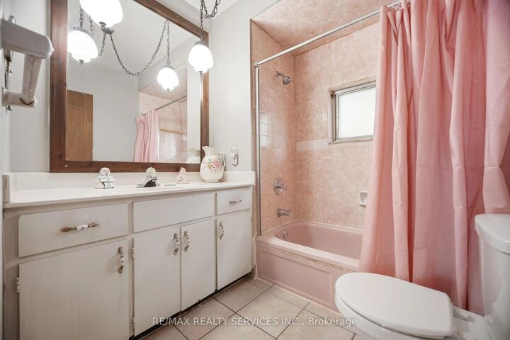 Property Photo: 27 Hadrina Street ON L6X 2J5