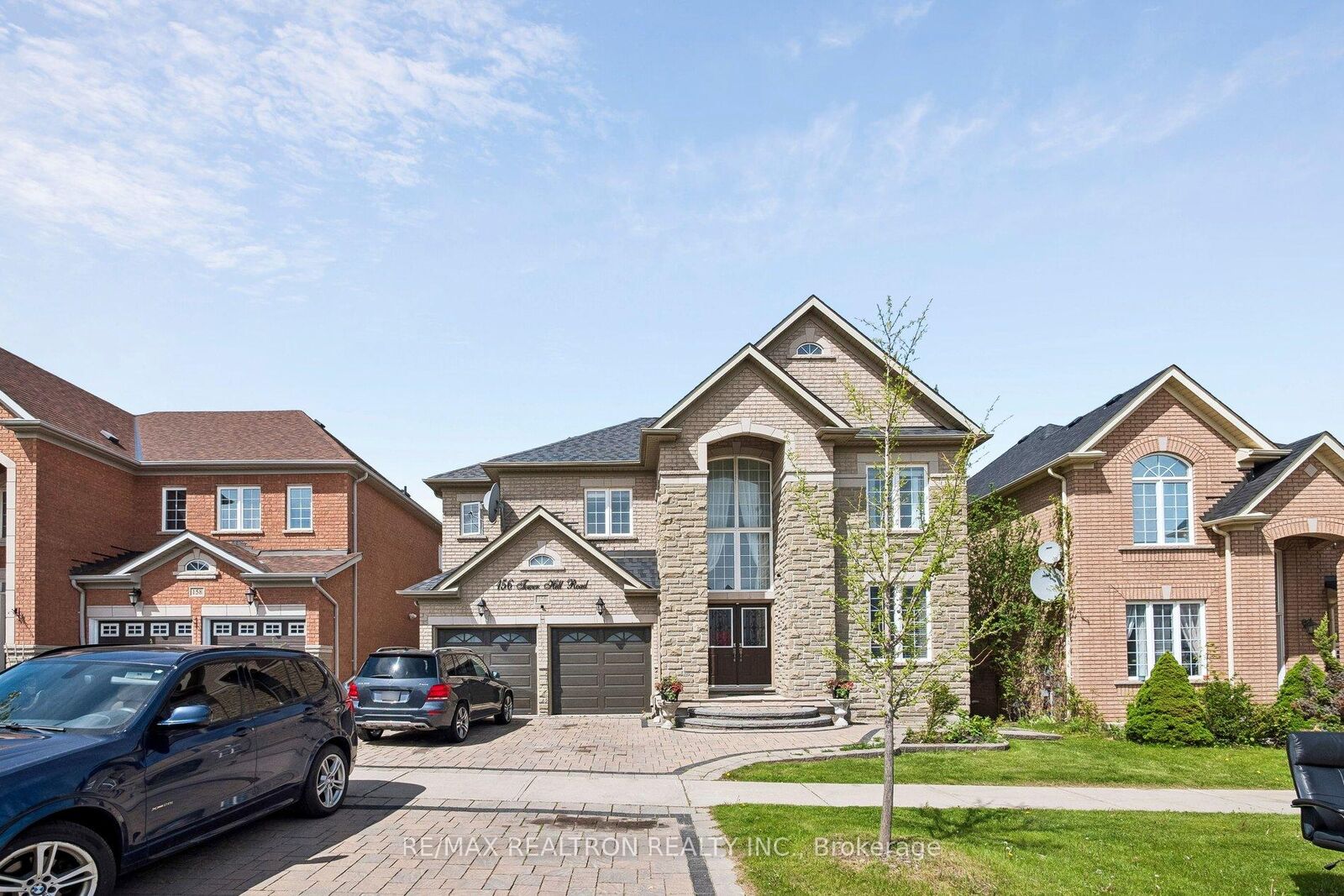 Property Photo:  156 Tower Hill Road  ON L4E 4M1 