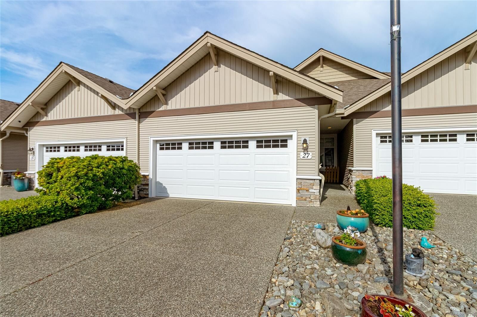 Property Photo:  631 Blenkin Ave 27  BC V9P 2Z4 